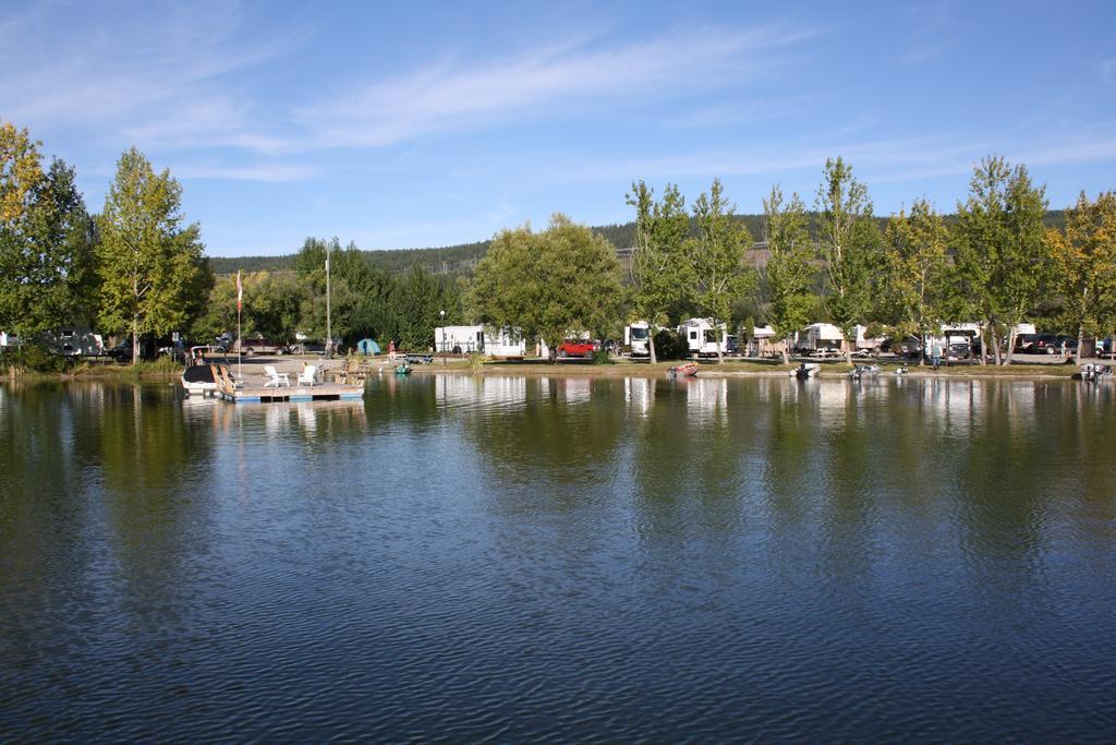 Robert'S Roost Rv Park Resort Quesnel Exterior foto